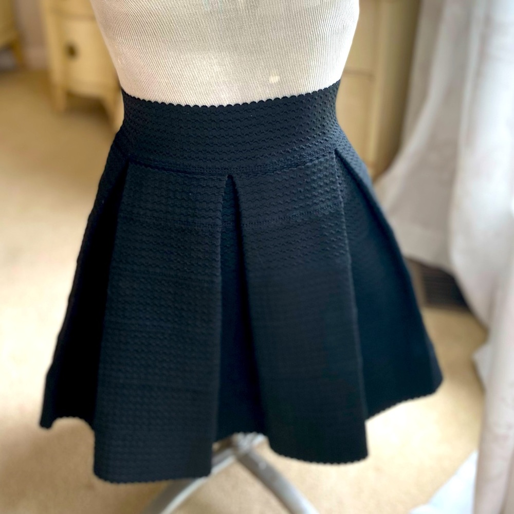 Elastic Skirt— Black—Zipper Back— Touch Me— M